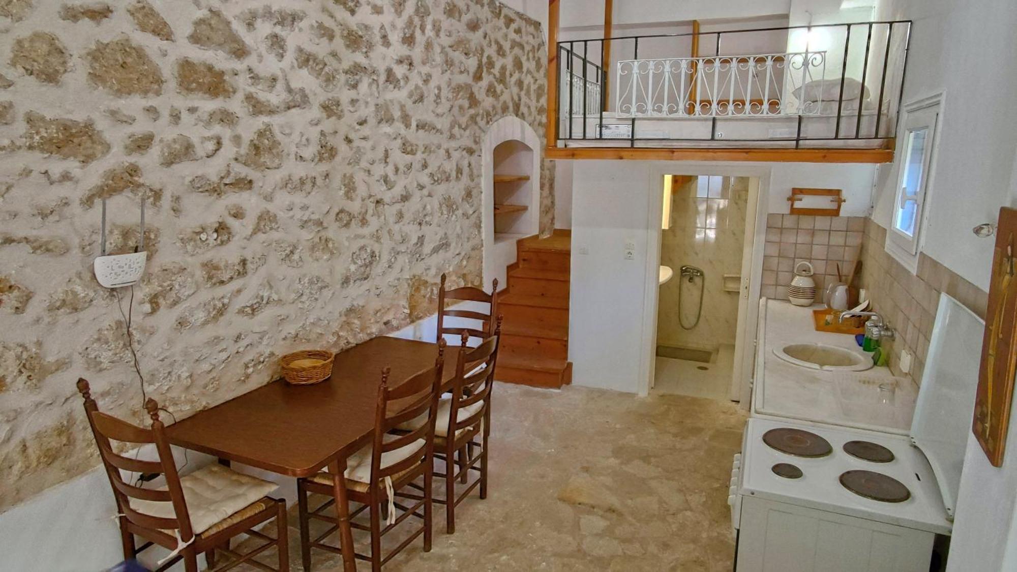 Στούντιο Σε Πέτρινο Σπίτι, Κοντά Σε Παραλία Apartment Kyparissia Exterior photo
